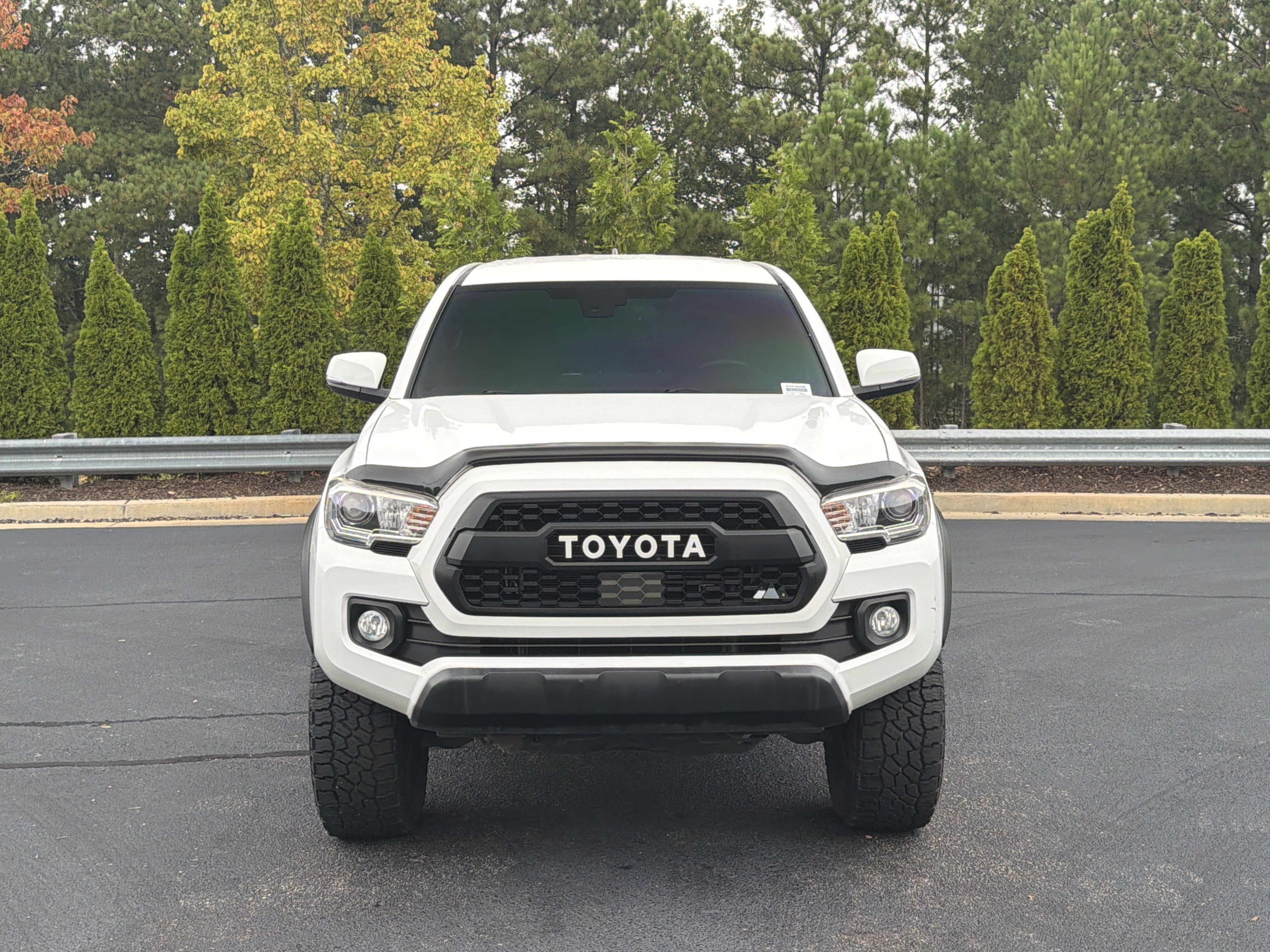 Used 2020 Toyota Tacoma TRD Off-Road AWD/4WD image 11