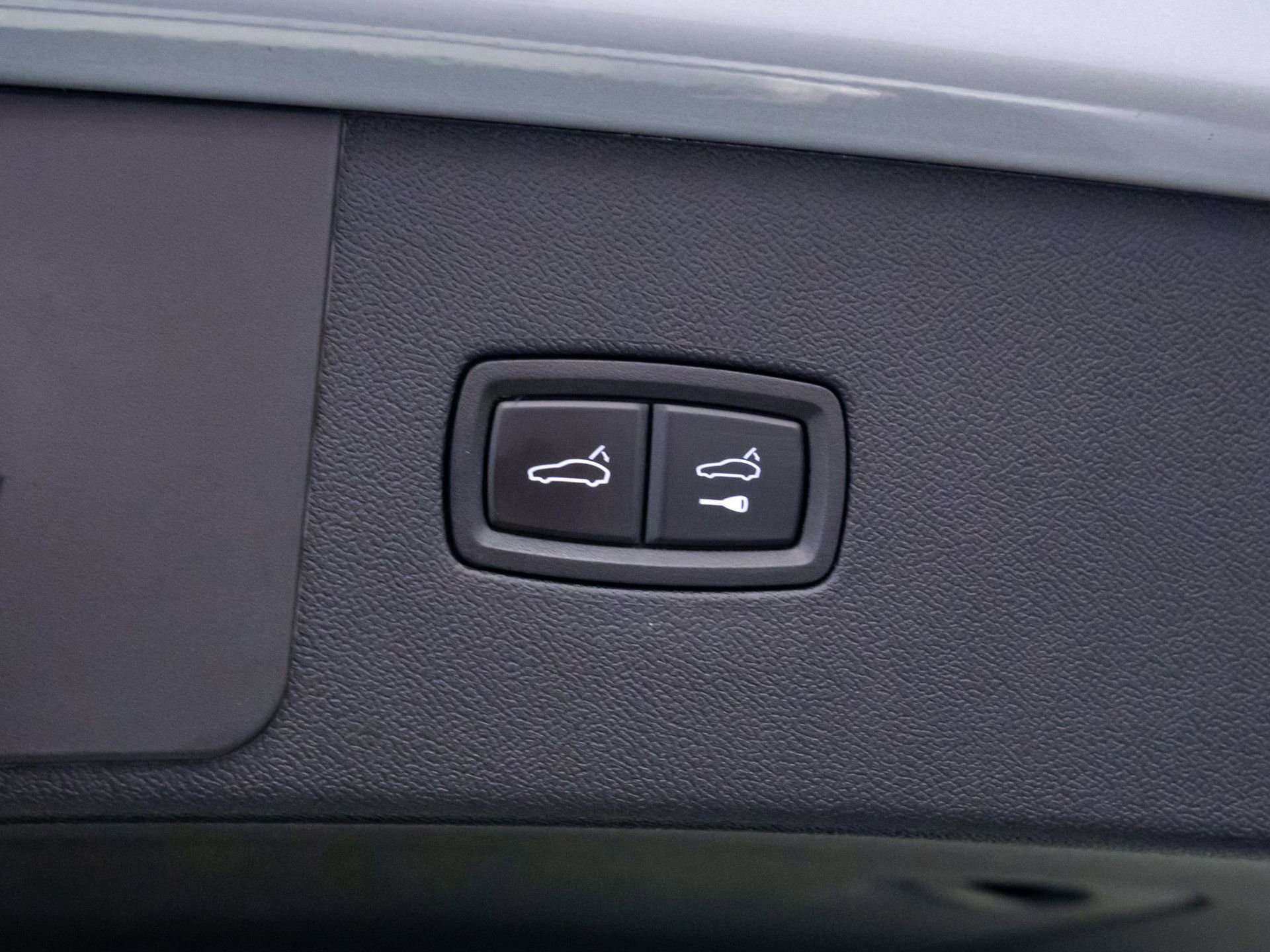 Used 2021 Porsche Cayenne GTS image 32