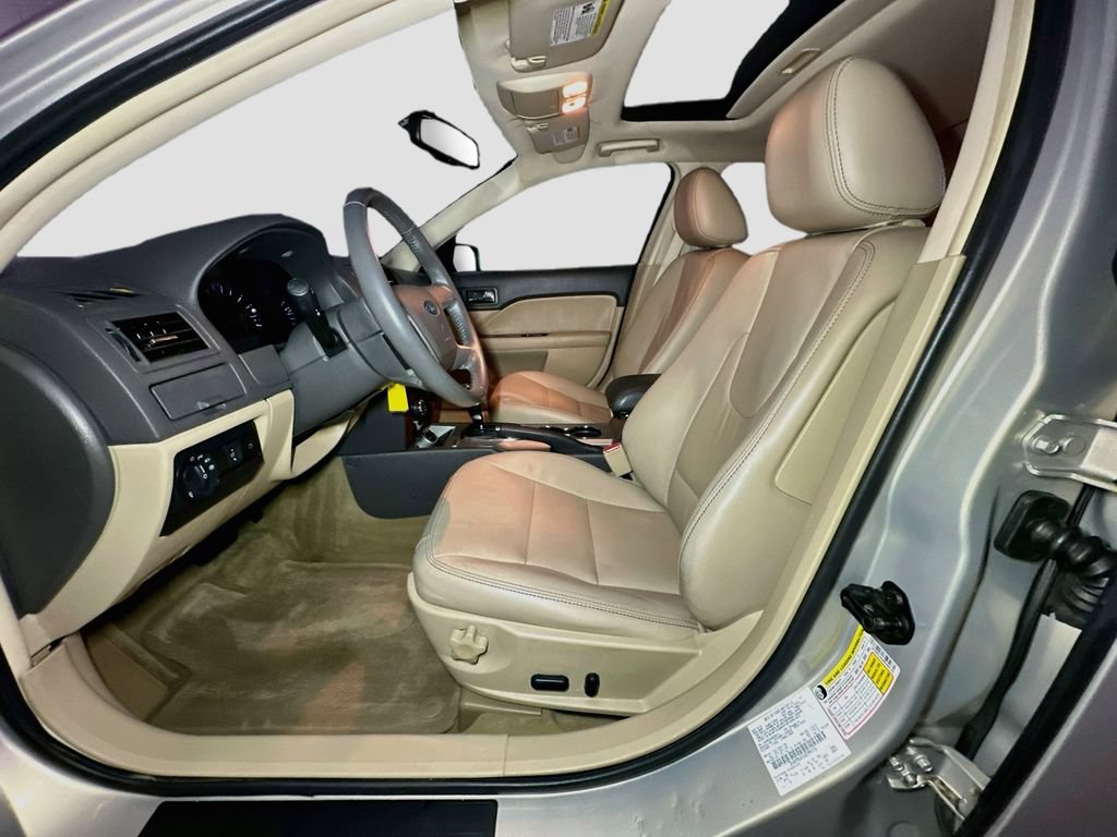 Used 2010 Ford Fusion SEL FWD image 17