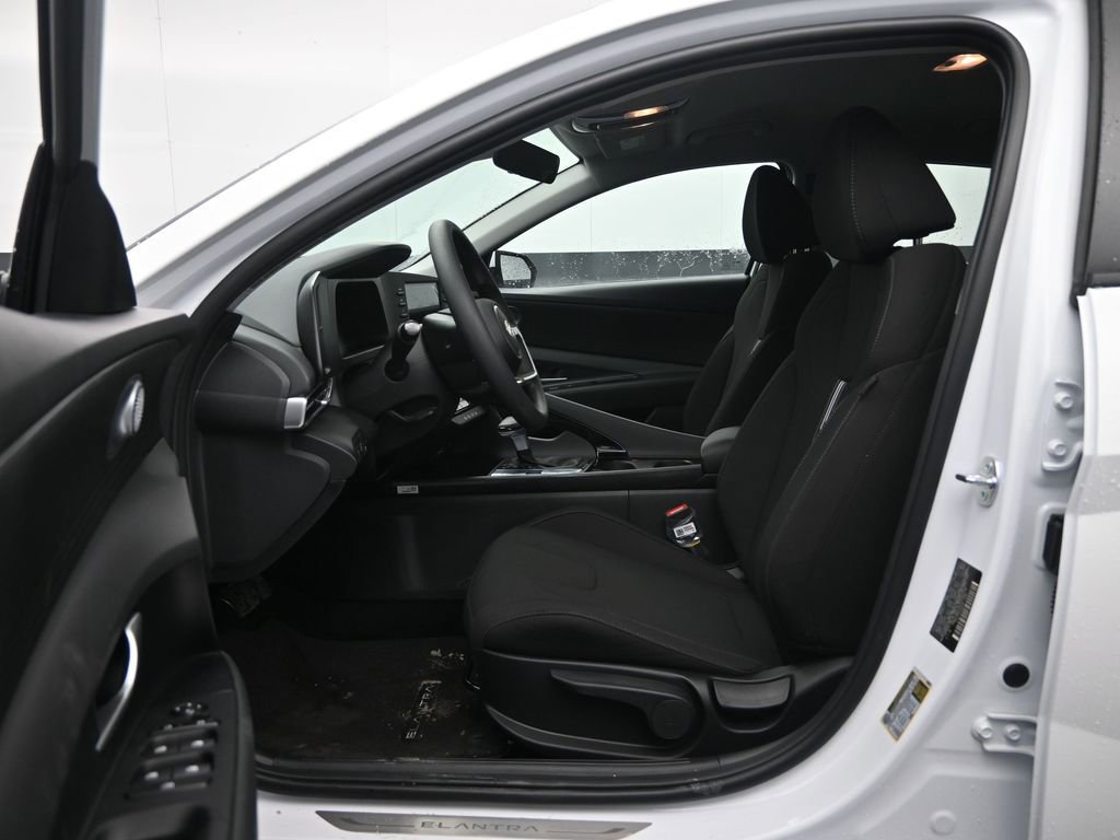 New 2026 Hyundai Elantra Blue image 25