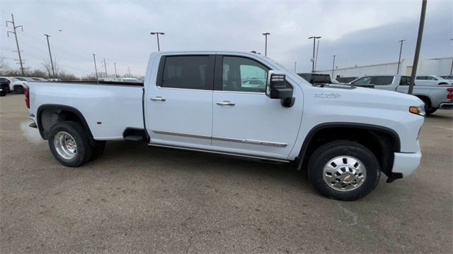 New 2026 Chevrolet Silverado 3500 High Country w/ Technology Package image 3