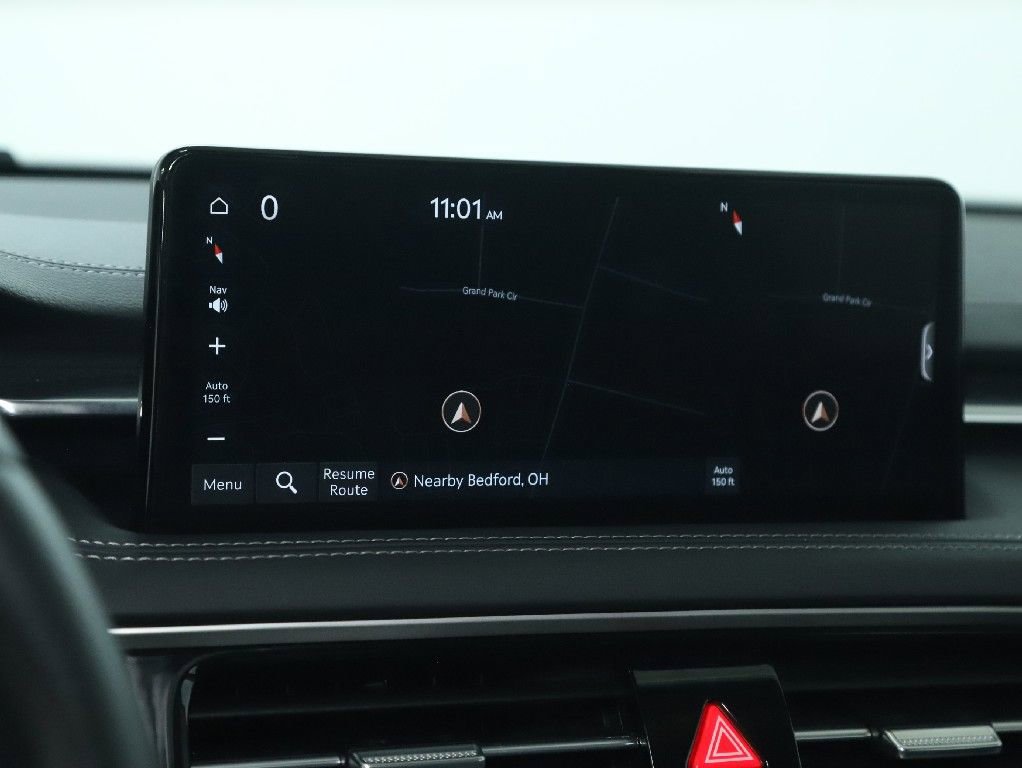 Used 2025 Genesis G70 2.5T image 25