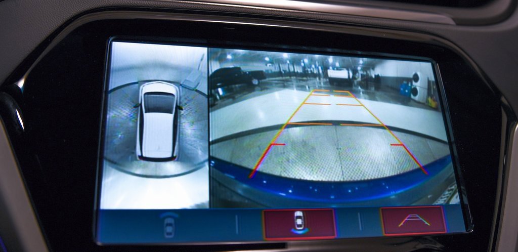 Used 2019 Chevrolet Bolt Premier w/ Infotainment Package image 20