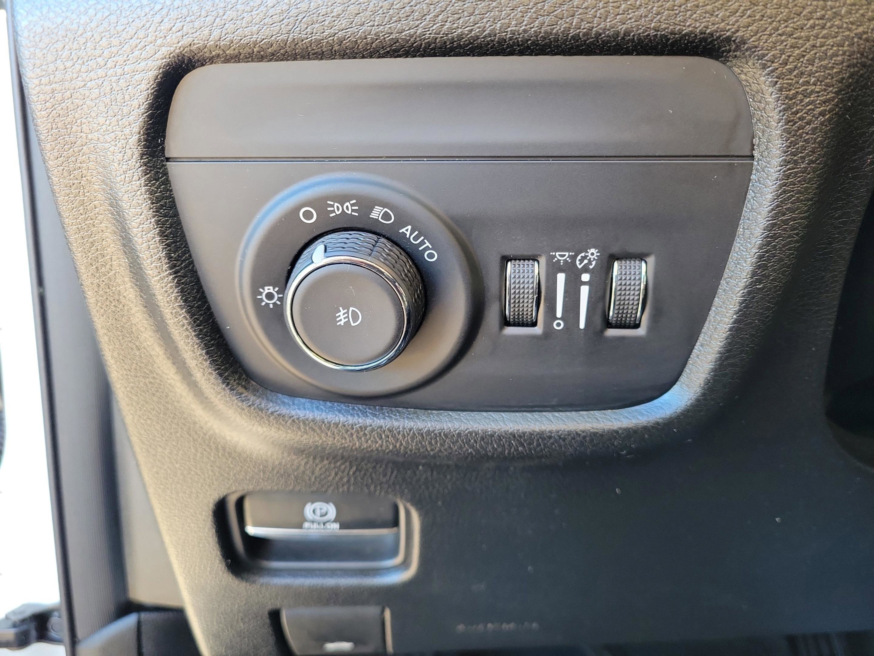 Used 2023 Jeep Grand Cherokee L Limited w/ Black Appearance Package image 25