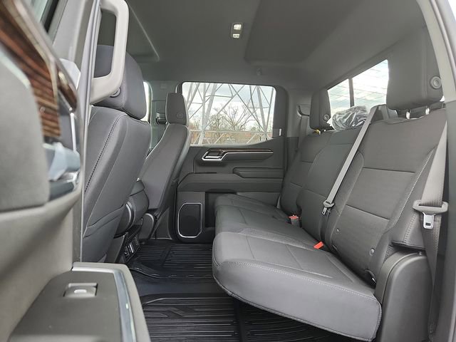 New 2026 GMC Sierra 1500 SLE image 6