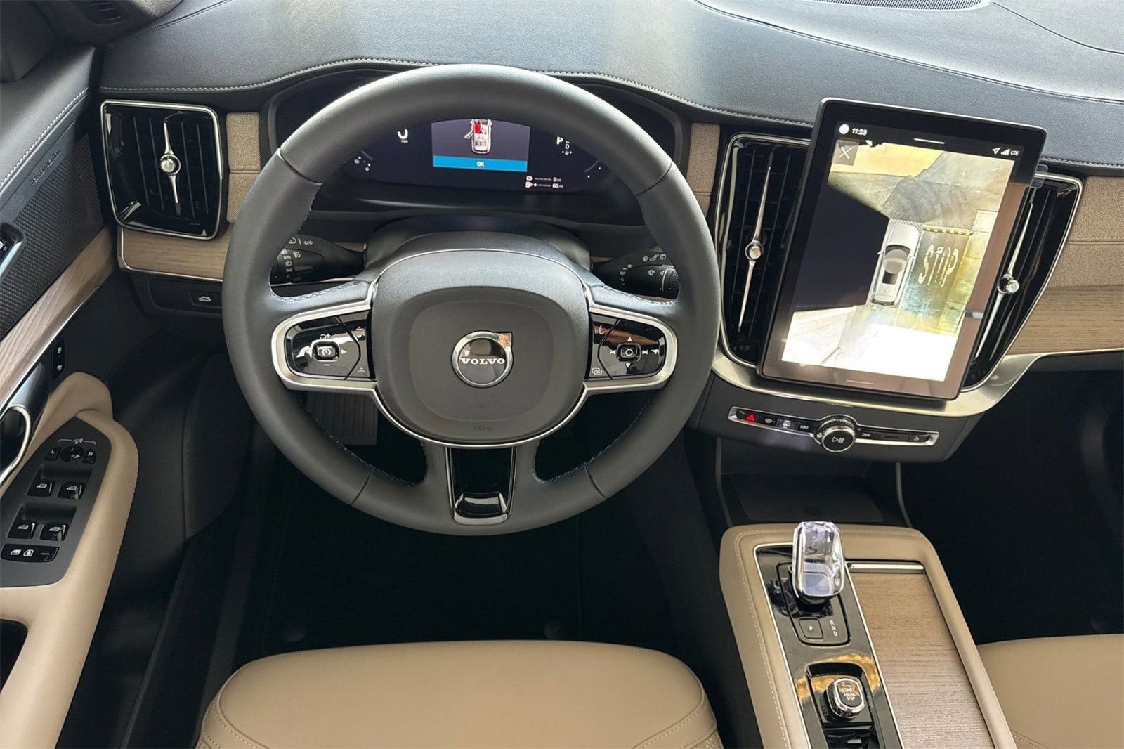 Used 2026 Volvo XC90 T8 Plus w/ Protection Package AWD/4WD image 16
