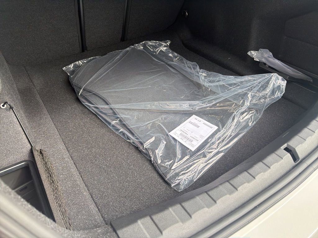 New 2026 BMW 330i xDrive Sedan w/ Convenience Package image 9