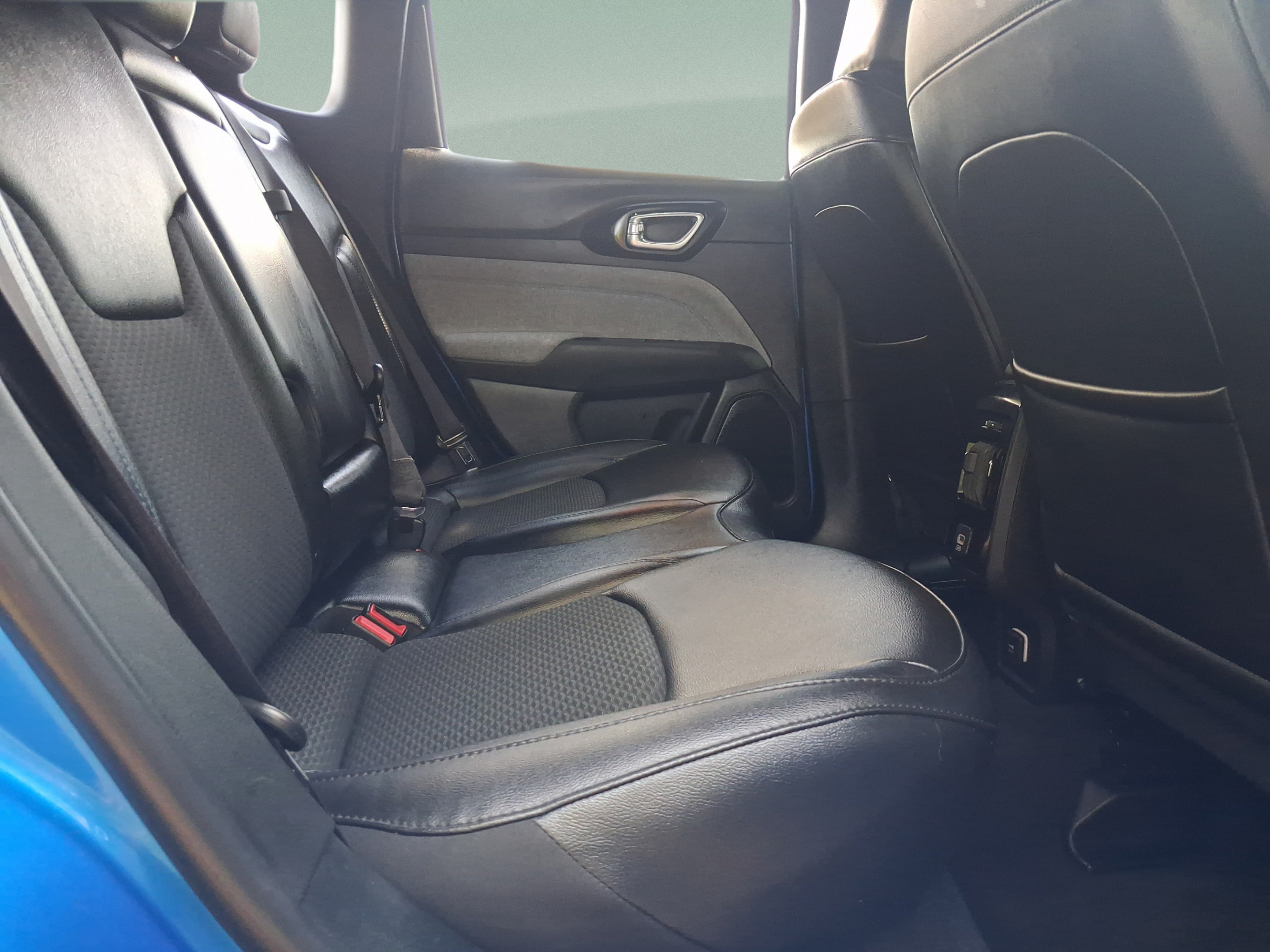 Used 2024 Jeep Compass Latitude AWD/4WD image 27