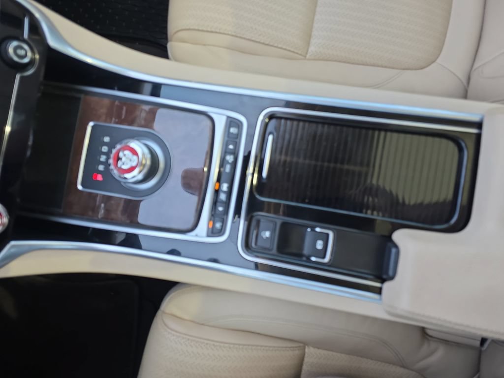 Used 2017 Jaguar XF Prestige RWD image 25