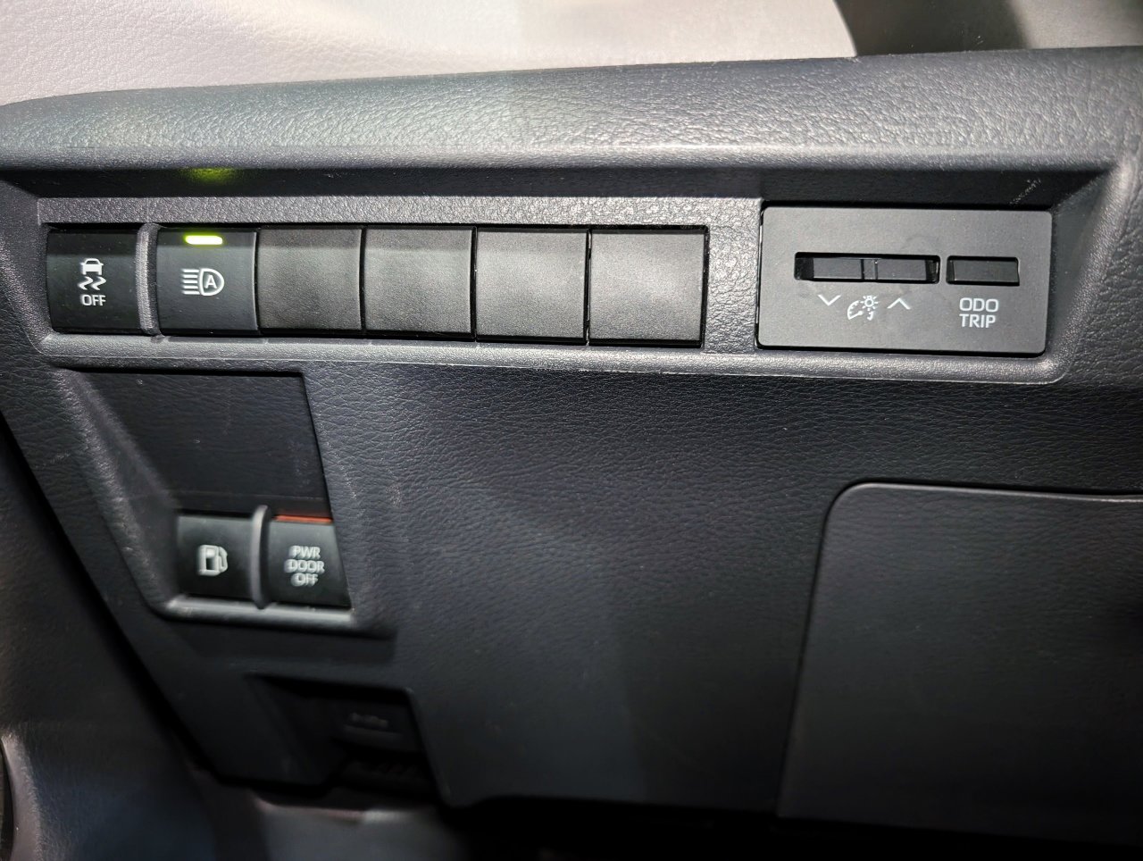 Used 2021 Toyota Sienna XLE w/ XLE Plus Package FWD image 44