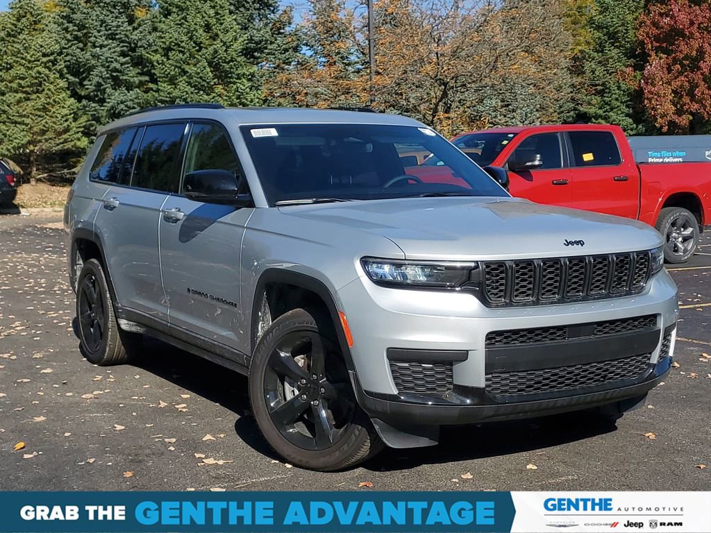 Certified 2024 Jeep Grand Cherokee L Altitude image 33