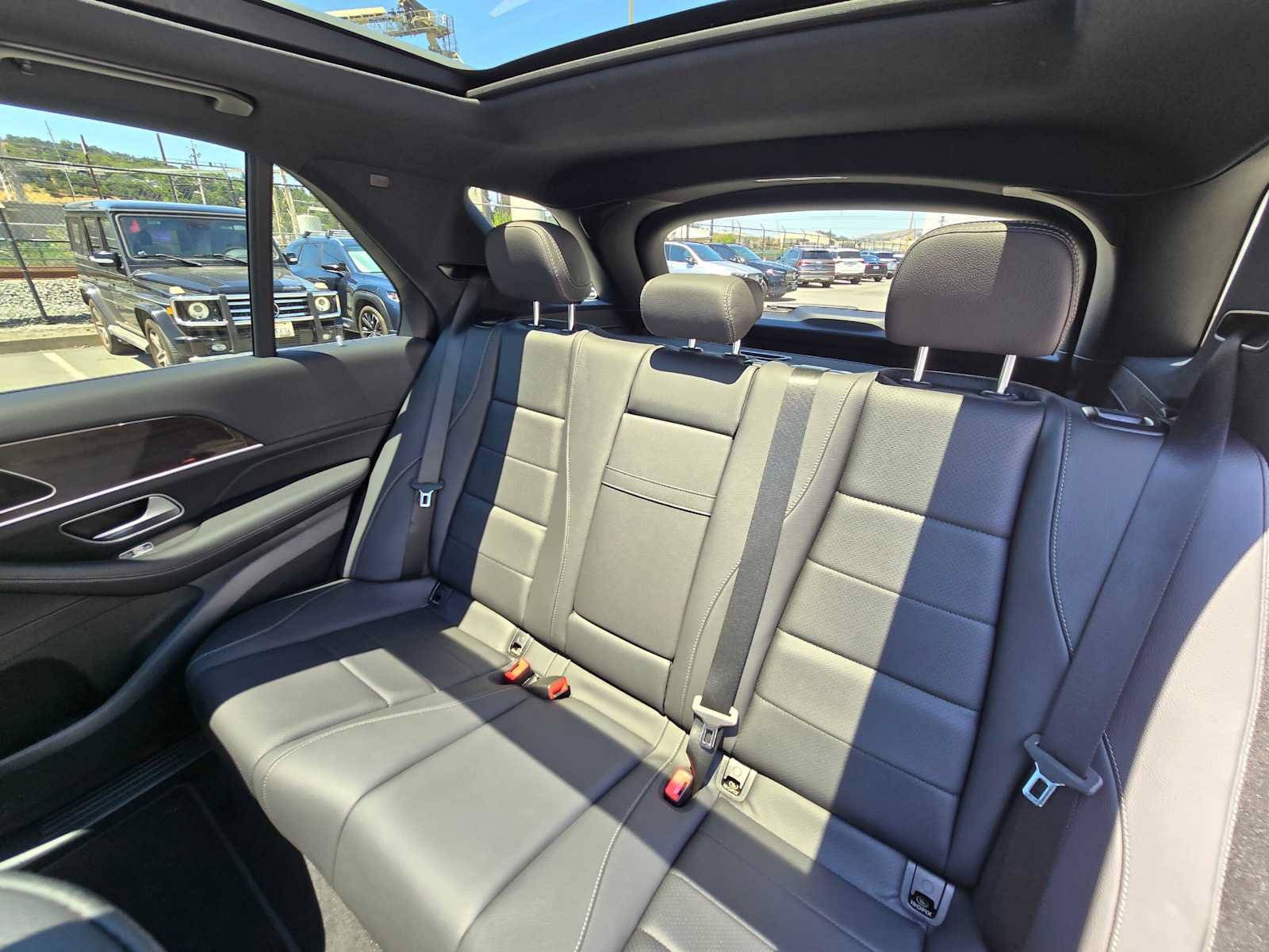 Used 2025 Mercedes-Benz GLE 450e 4MATIC image 18
