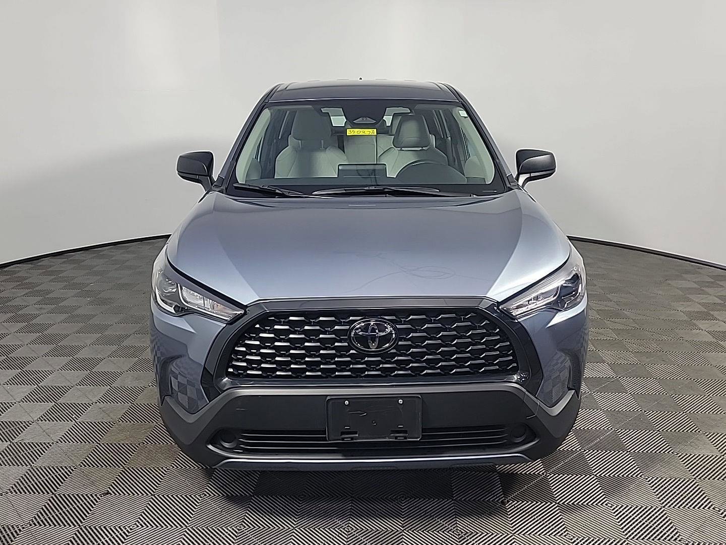 Used 2024 Toyota Corolla Cross L image 12