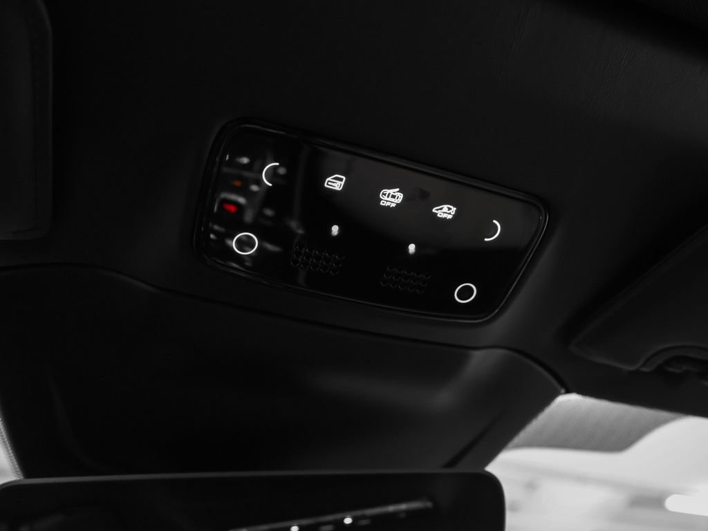 Certified 2025 Ferrari Roma Spider RWD image 61