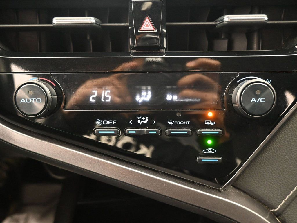 Used 2021 Toyota Camry SE image 12