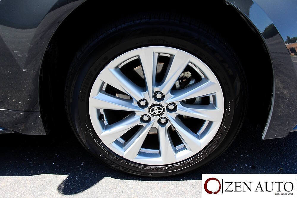 Used 2026 Toyota Corolla LE w/ LE Premium Package FWD image 24