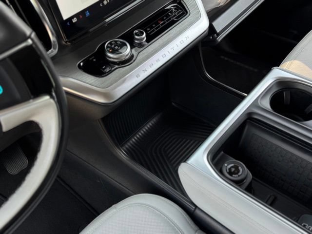 Certified 2025 Ford Expedition Platinum AWD/4WD image 34