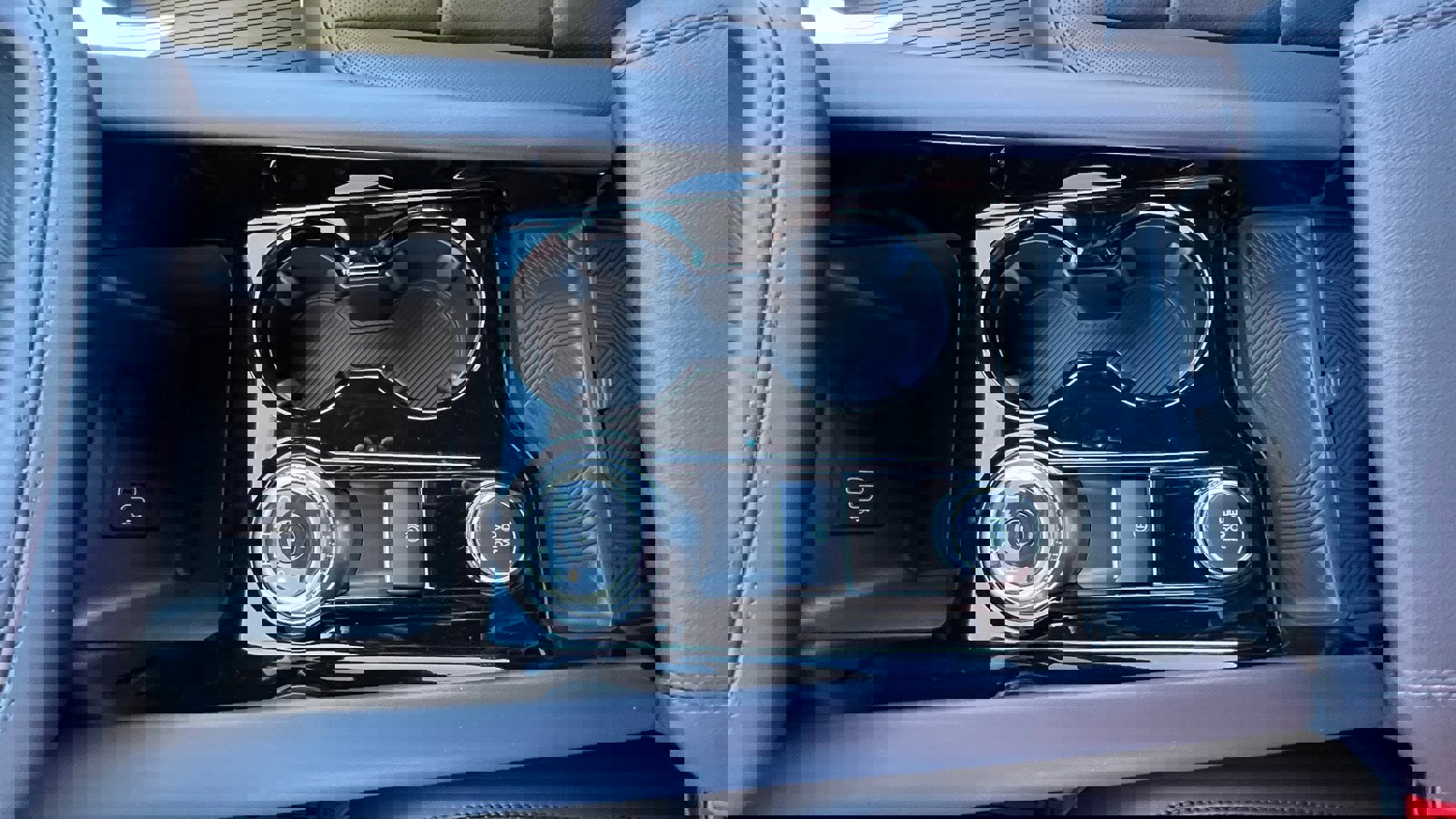 New 2026 Ford Explorer Platinum image 16