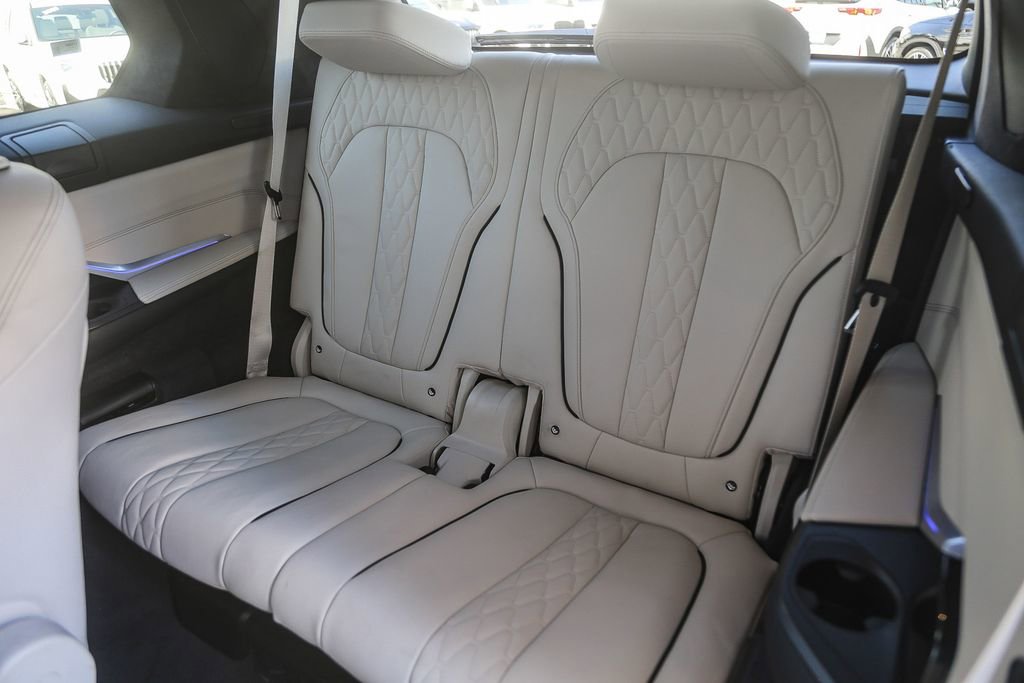 Used 2025 BMW ALPINA XB7 AWD/4WD image 17
