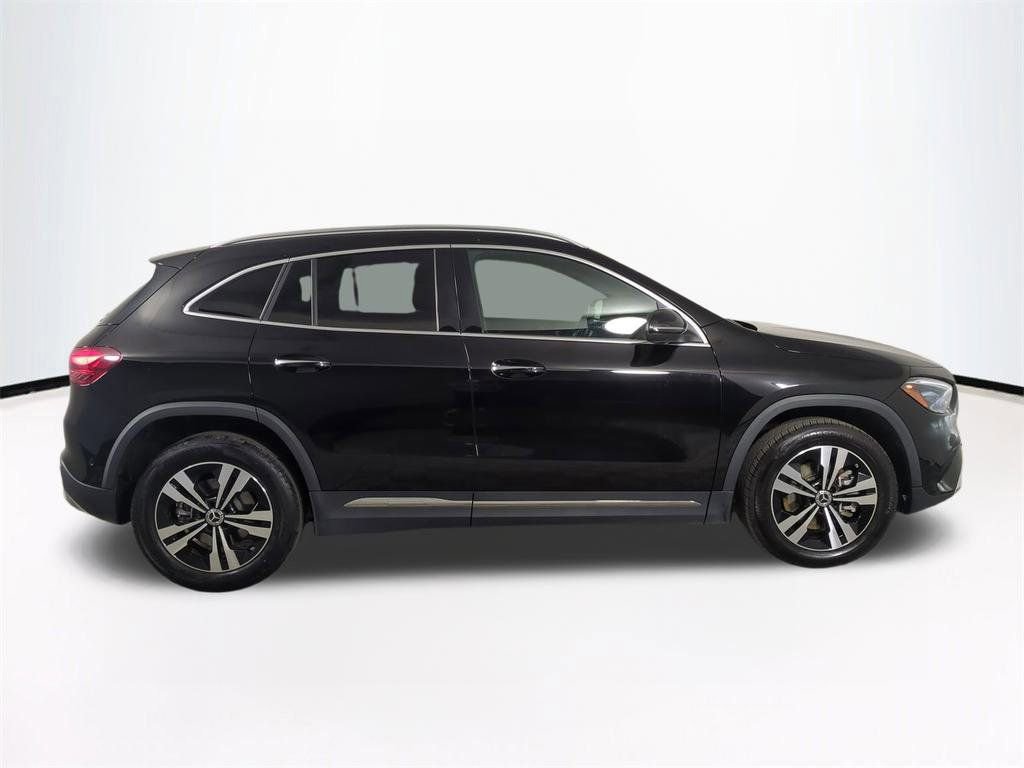 Used 2025 Mercedes-Benz GLA 250 image 4