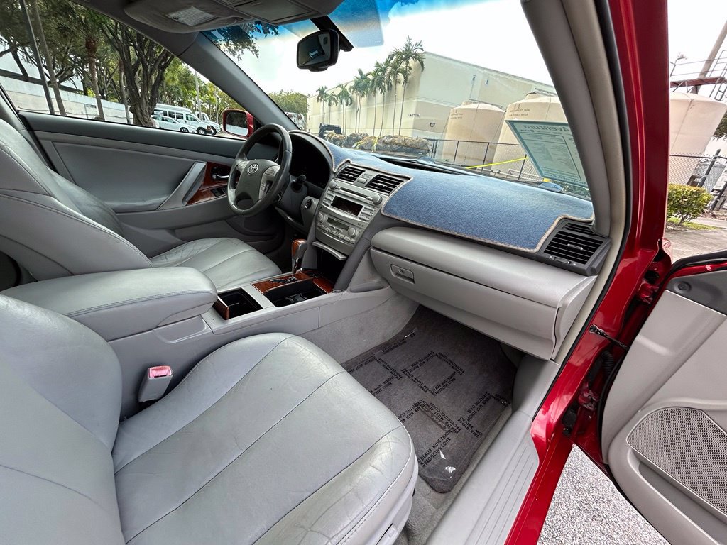 Used 2010 Toyota Camry Hybrid FWD image 24
