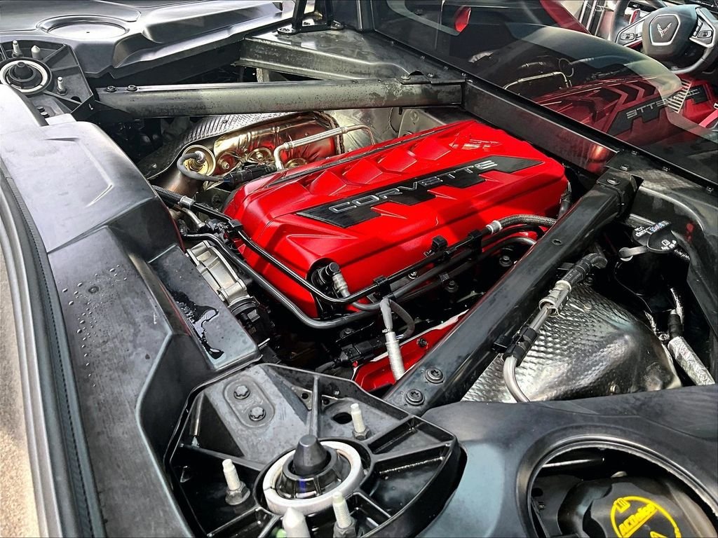 Used 2024 Chevrolet Corvette Stingray Preferred Cpe w/ Battery Protection Package RWD image 32