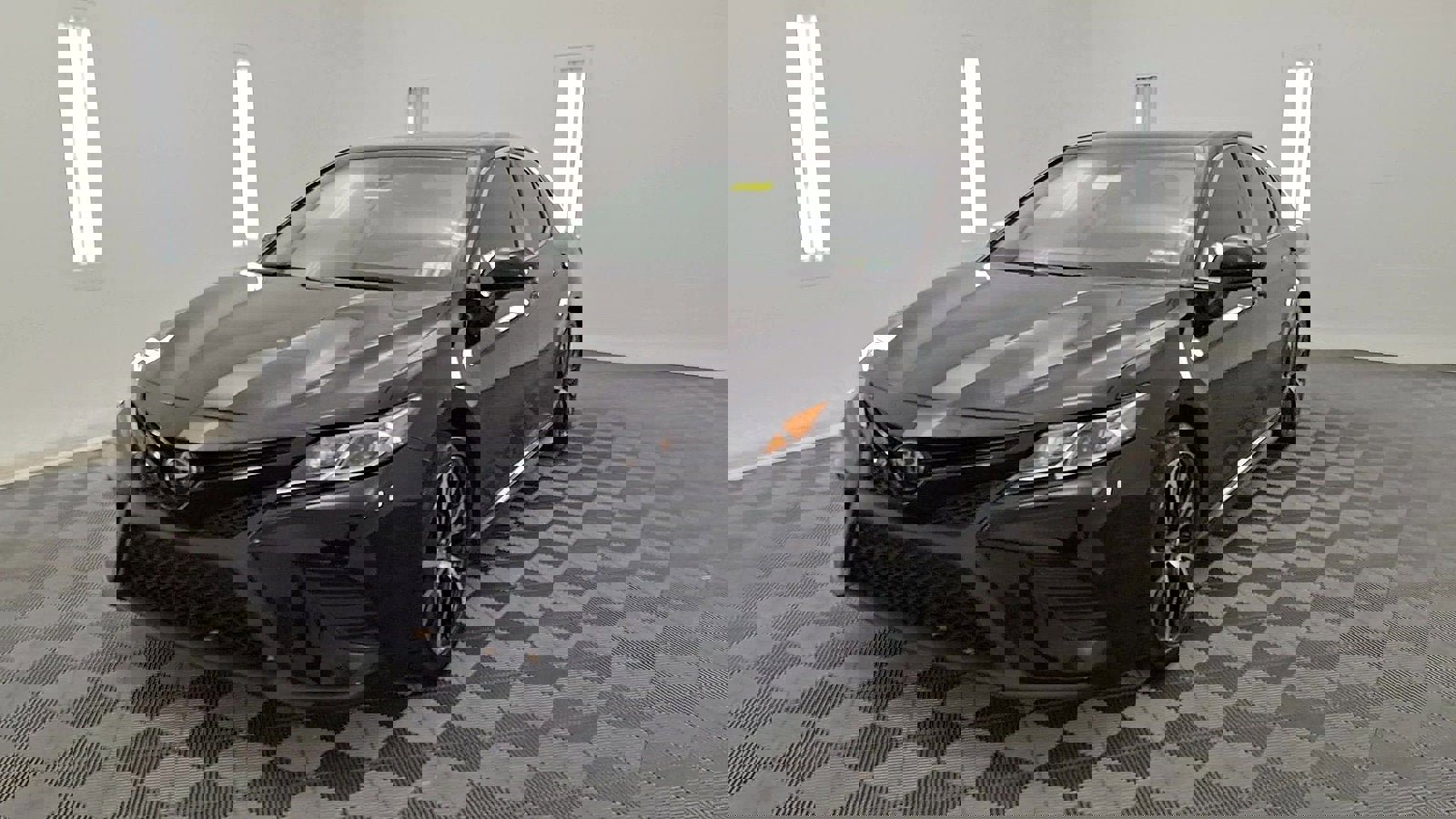 Used 2019 Toyota Camry SE image 8