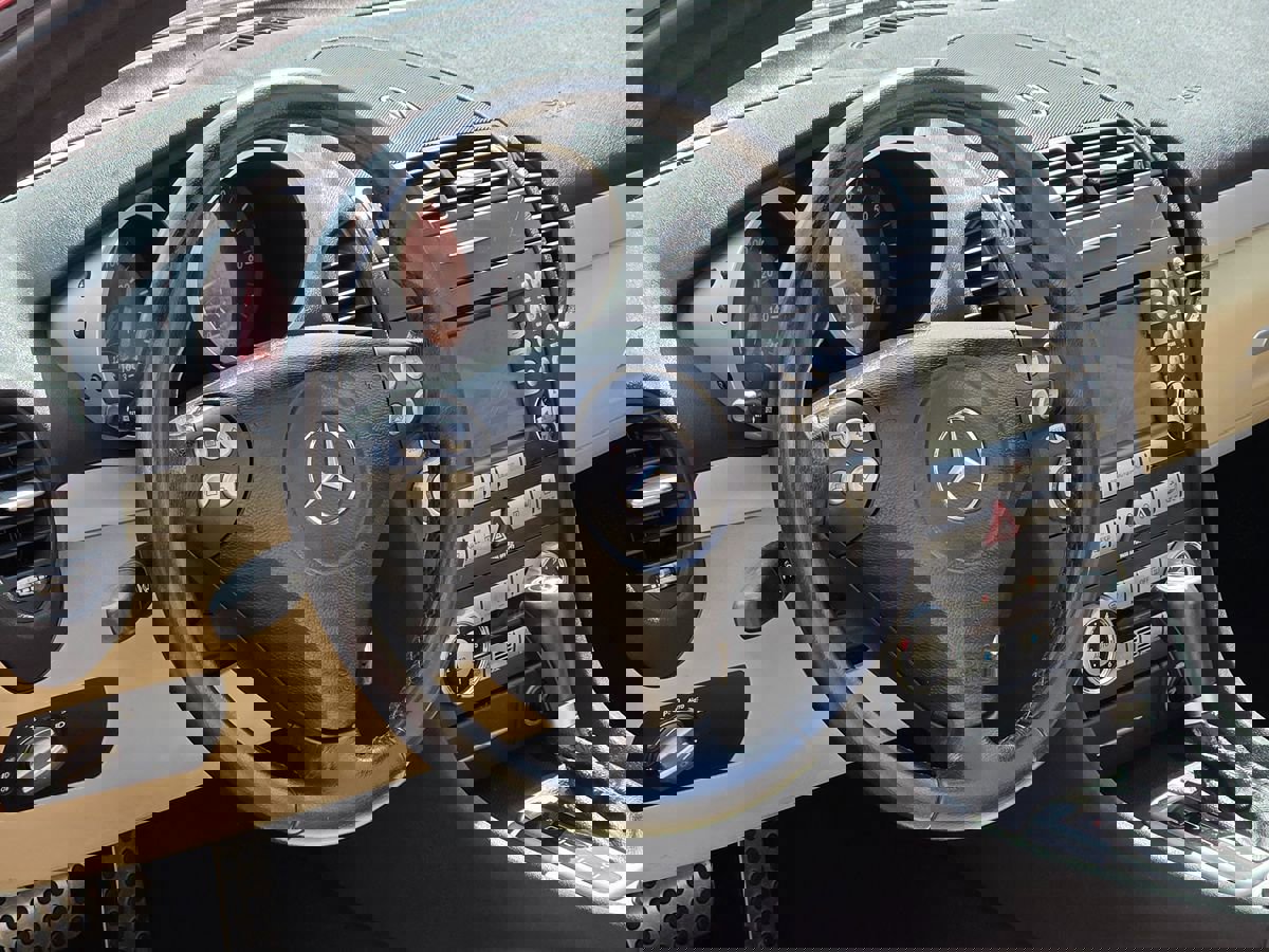 Used 2005 Mercedes-Benz SLK 350 image 19