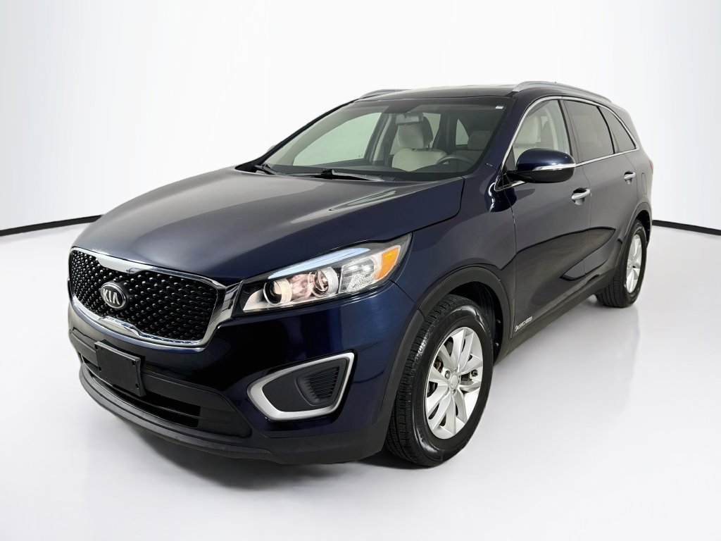 Used 2017 Kia Sorento AWD image 3