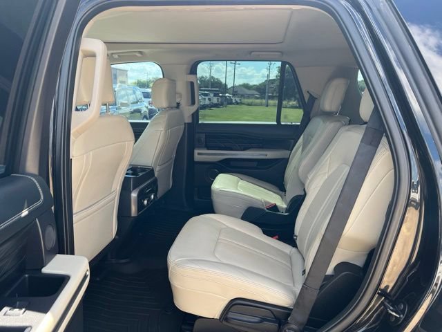 Used 2018 Ford Expedition Platinum RWD image 12