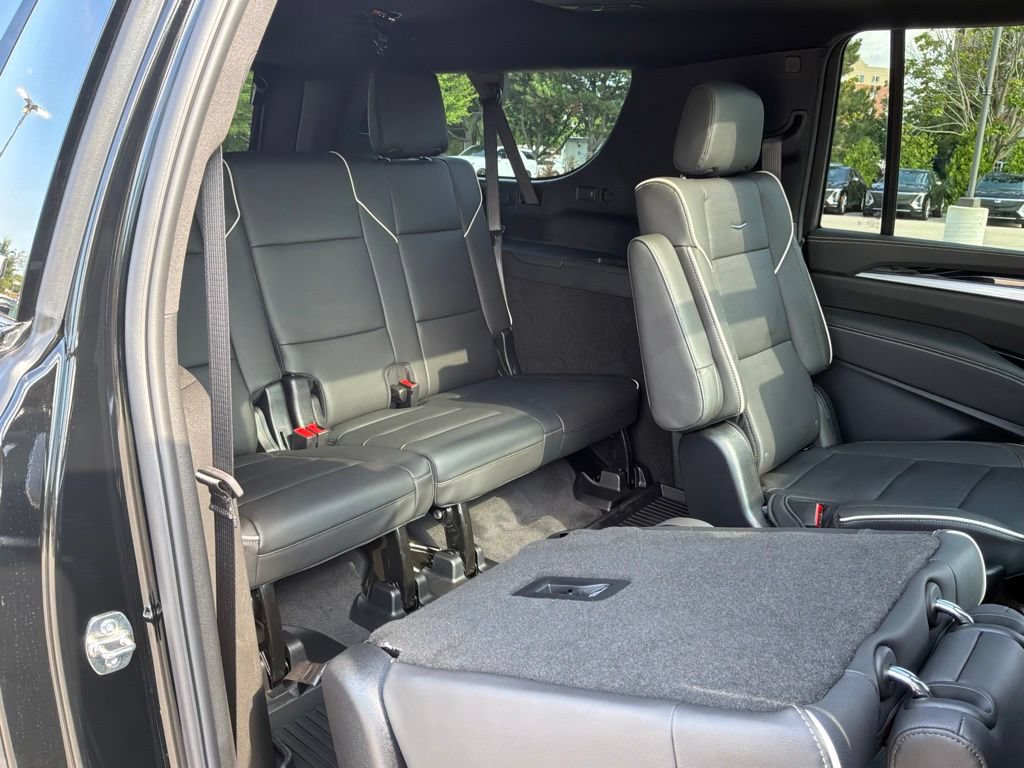 New 2026 Cadillac Escalade ESV Sport w/ Touring Package AWD/4WD image 39