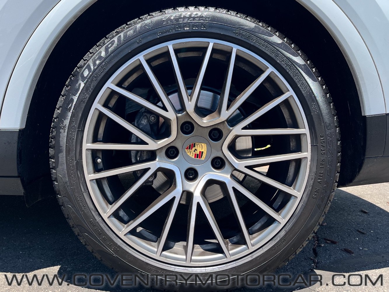 Used 2023 Porsche Cayenne Platinum Edition AWD/4WD image 9