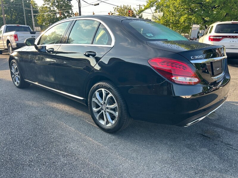 Used 2015 Mercedes-Benz C 300 4MATIC Sedan image 5