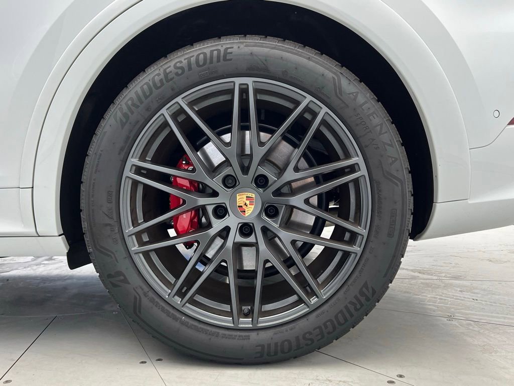 Certified 2025 Porsche Cayenne GTS image 26
