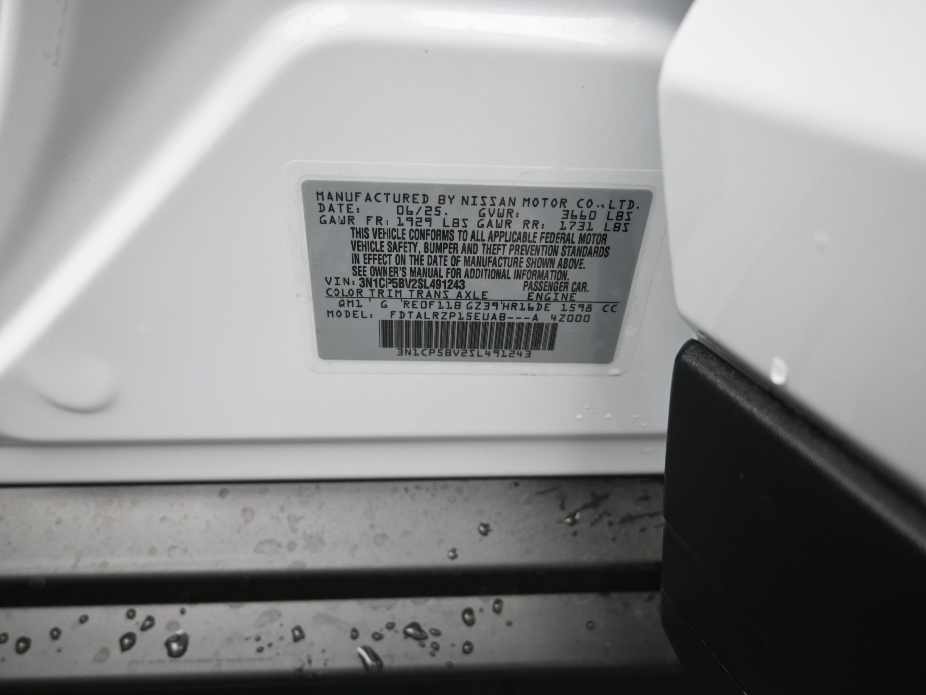 Certified 2025 Nissan Kicks Play S image 9