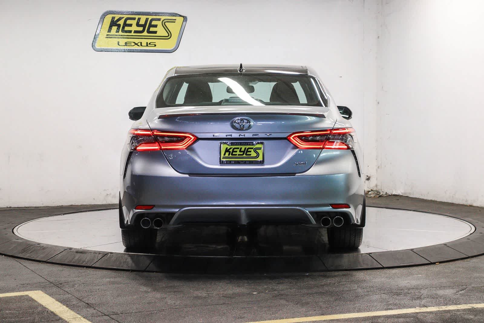 Used 2024 Toyota Camry XSE FWD image 3