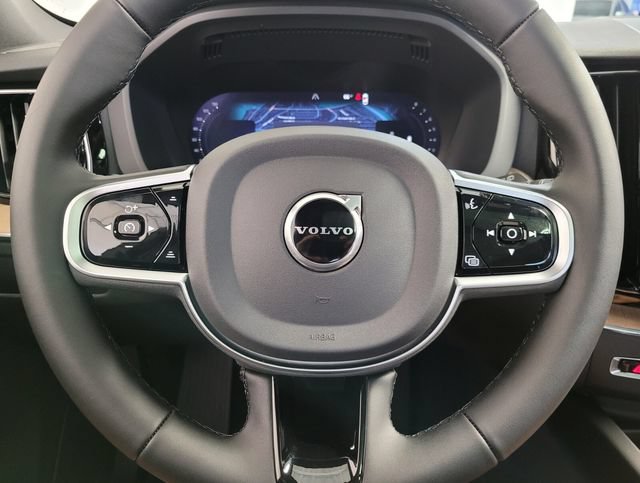 New 2026 Volvo XC60 B5 Plus w/ Protection Package Premier AWD/4WD image 19