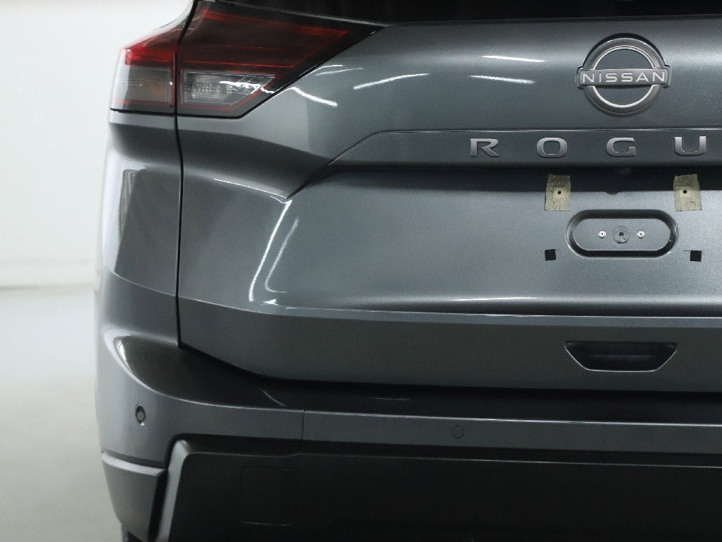 Used 2024 Nissan Rogue S image 44