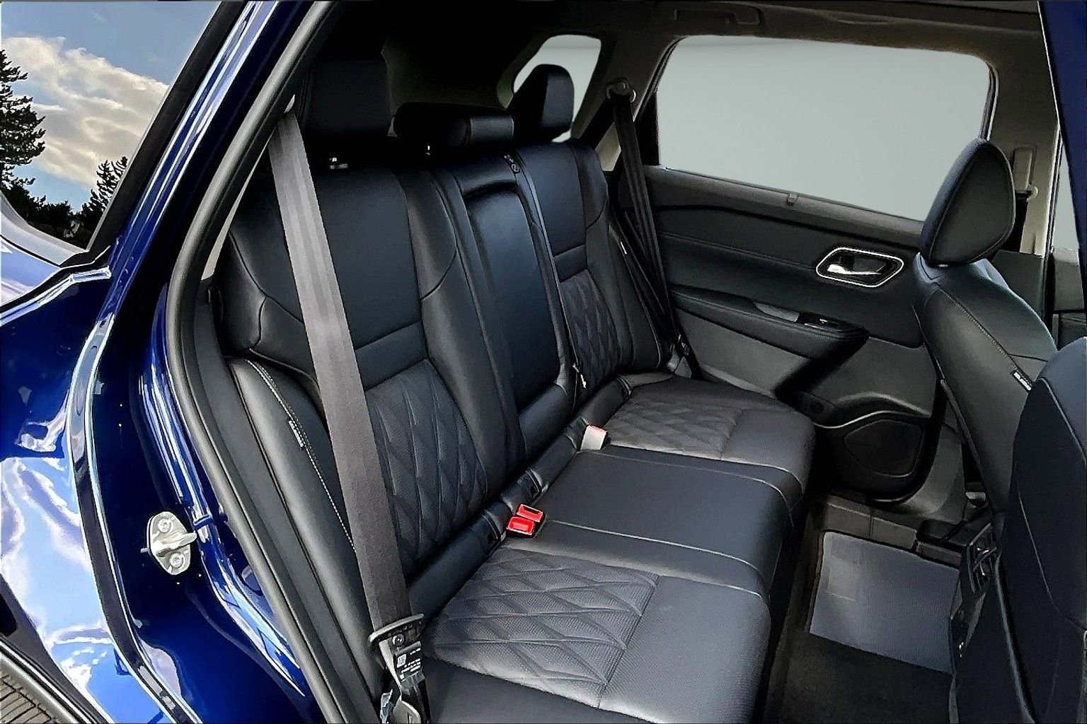 New 2026 Nissan Rogue Platinum image 10