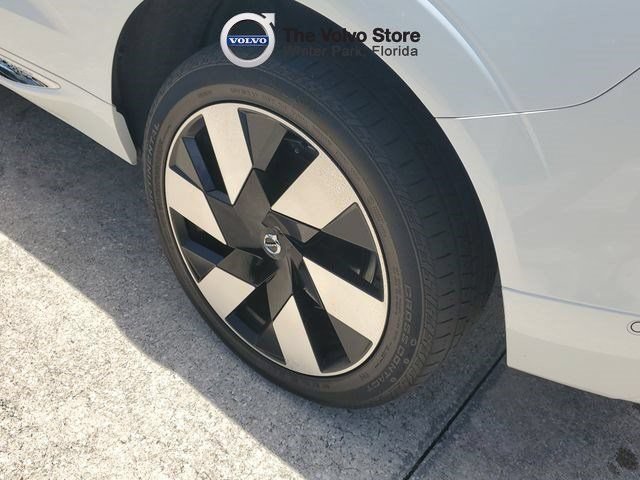 Certified 2023 Volvo XC60 T8 Plus w/ Protection Package Premier AWD/4WD image 5