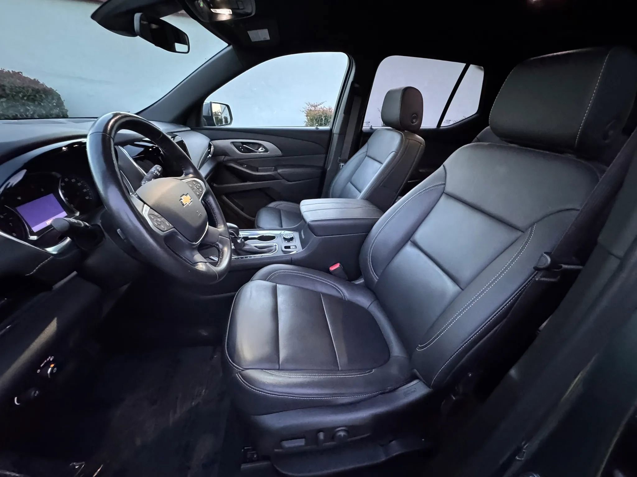 Used 2022 Chevrolet Traverse LT w/ LPO, Floor Liner Package image 12