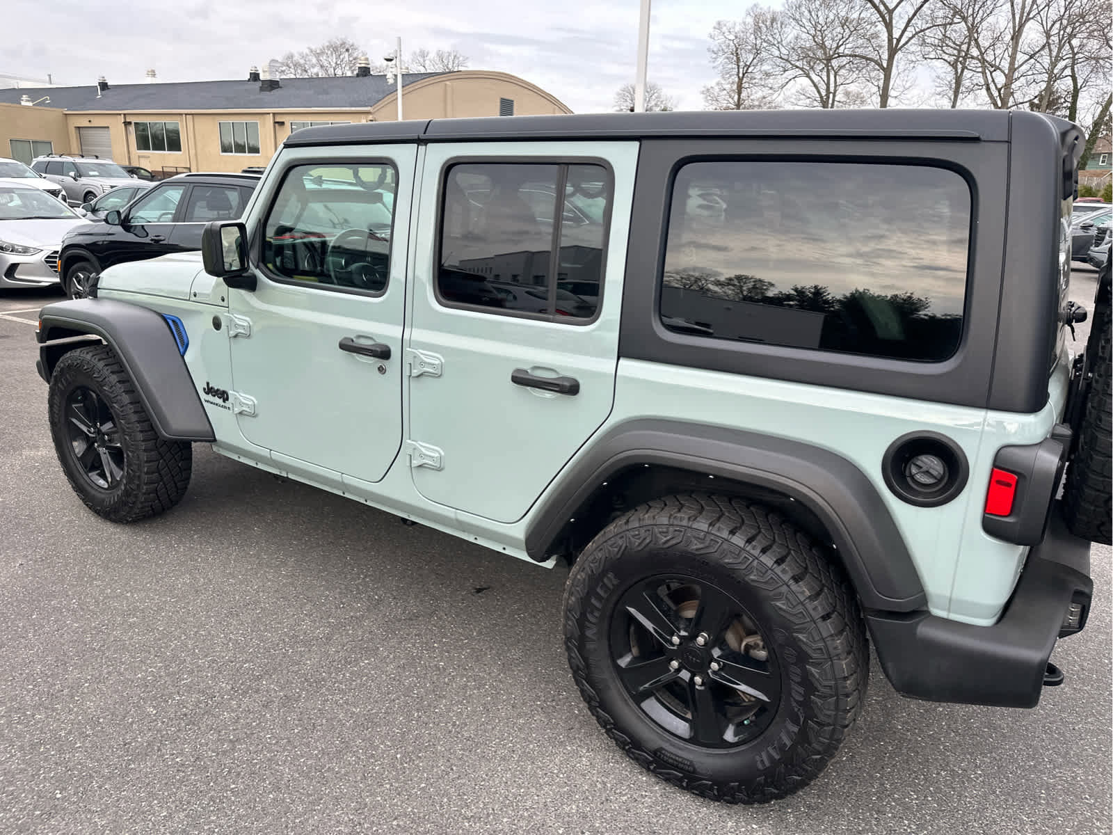 Used 2023 Jeep Wrangler Unlimited Sport image 5