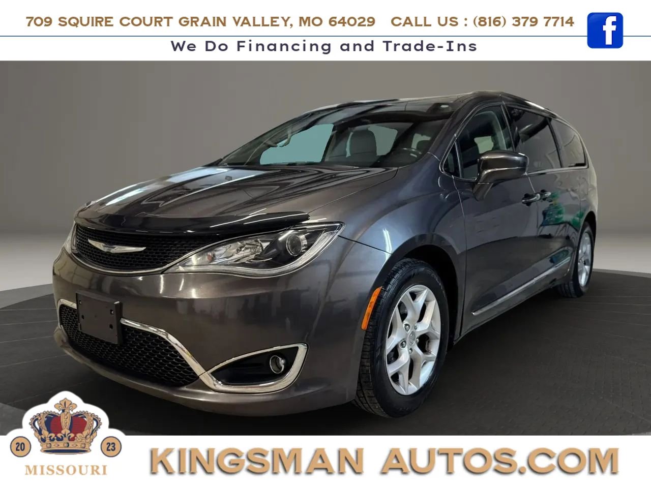 Used 2017 Chrysler Pacifica Touring-L w/ Tire & Wheel Group FWD image 8