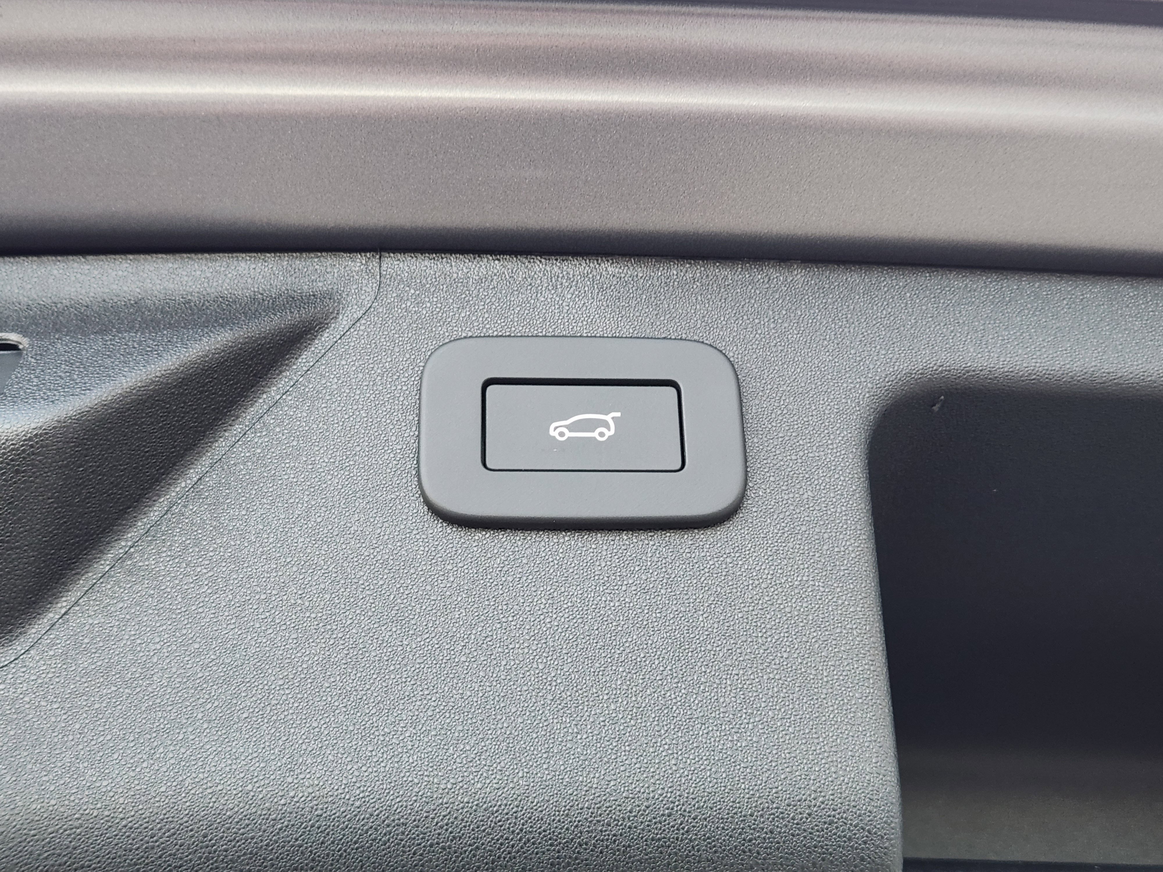 New 2025 Land Rover Discovery Sport Dynamic SE image 34