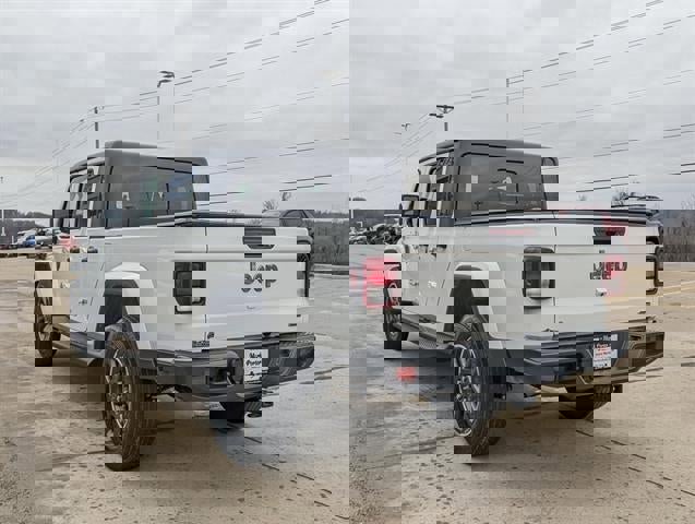 Used 2022 Jeep Gladiator Overland w/ Cold Weather Group image 8