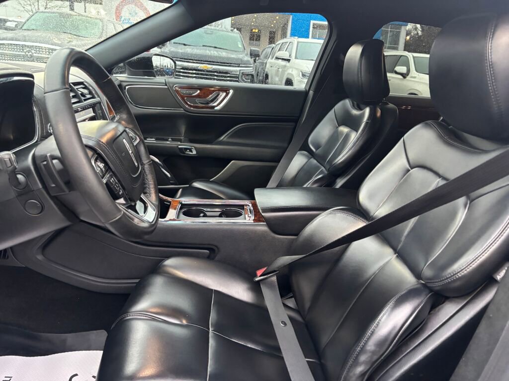 Used 2019 Lincoln Continental Premiere image 14