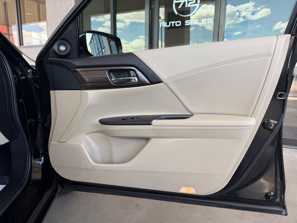 Used 2017 Honda Accord EX-L image 42