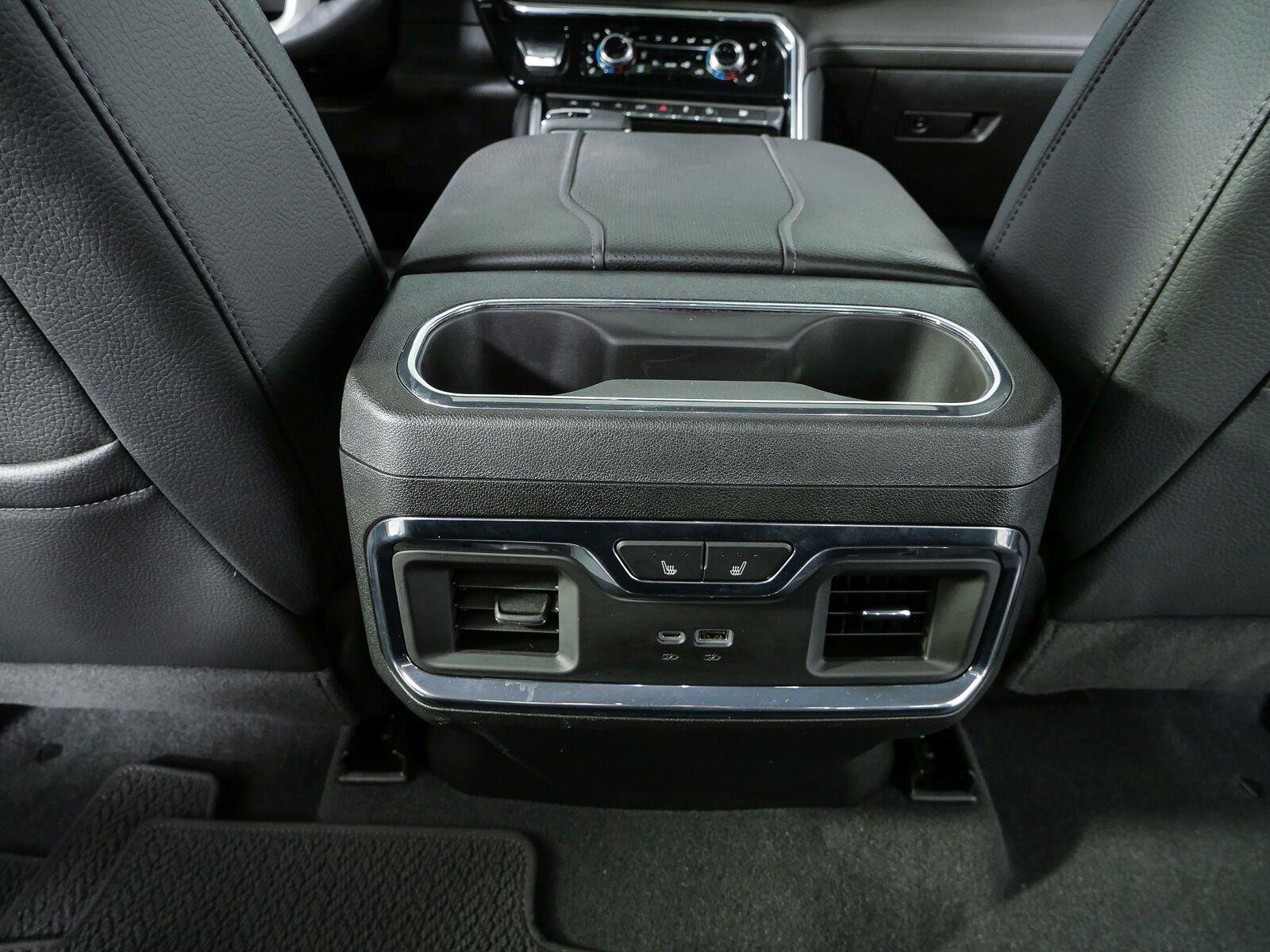 Used 2024 GMC Sierra 1500 Denali AWD/4WD image 23