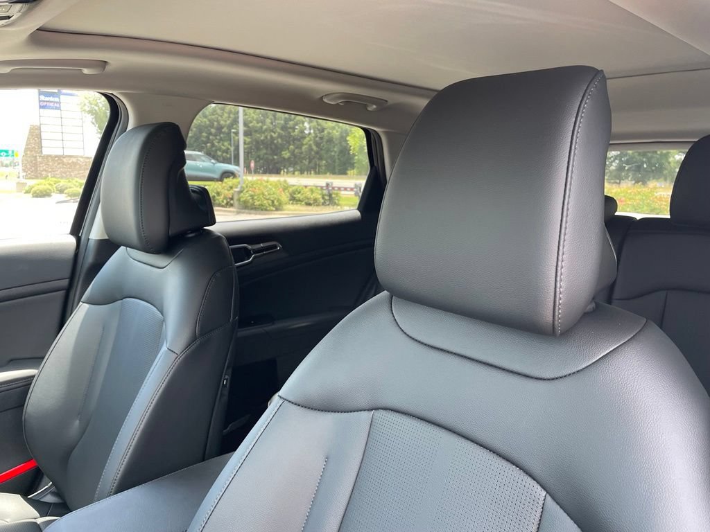 New 2026 Kia Sportage EX w/ EX Panorama Roof Package FWD image 23