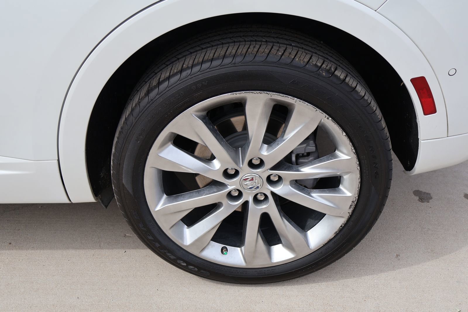 Used 2023 Buick Envision Avenir FWD image 10
